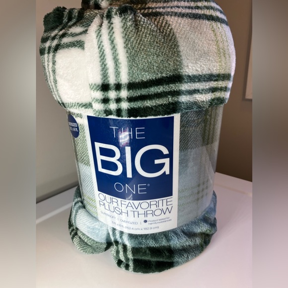 Bedding New Plush Blanket Oversized Throw 5 X 6 Super Soft Hunter